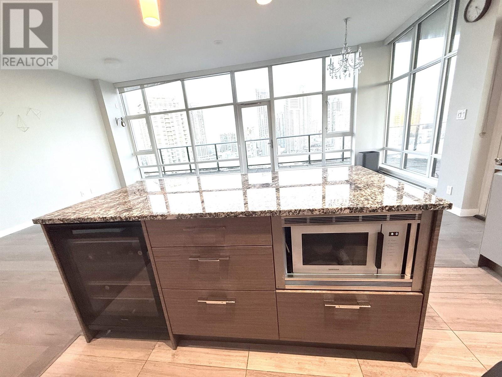 Listing Picture 10 of 28 : 1903 6168 WILSON AVENUE, Burnaby / 本拿比 - 魯藝地產 Yvonne Lu Group - MLS Medallion Club Member