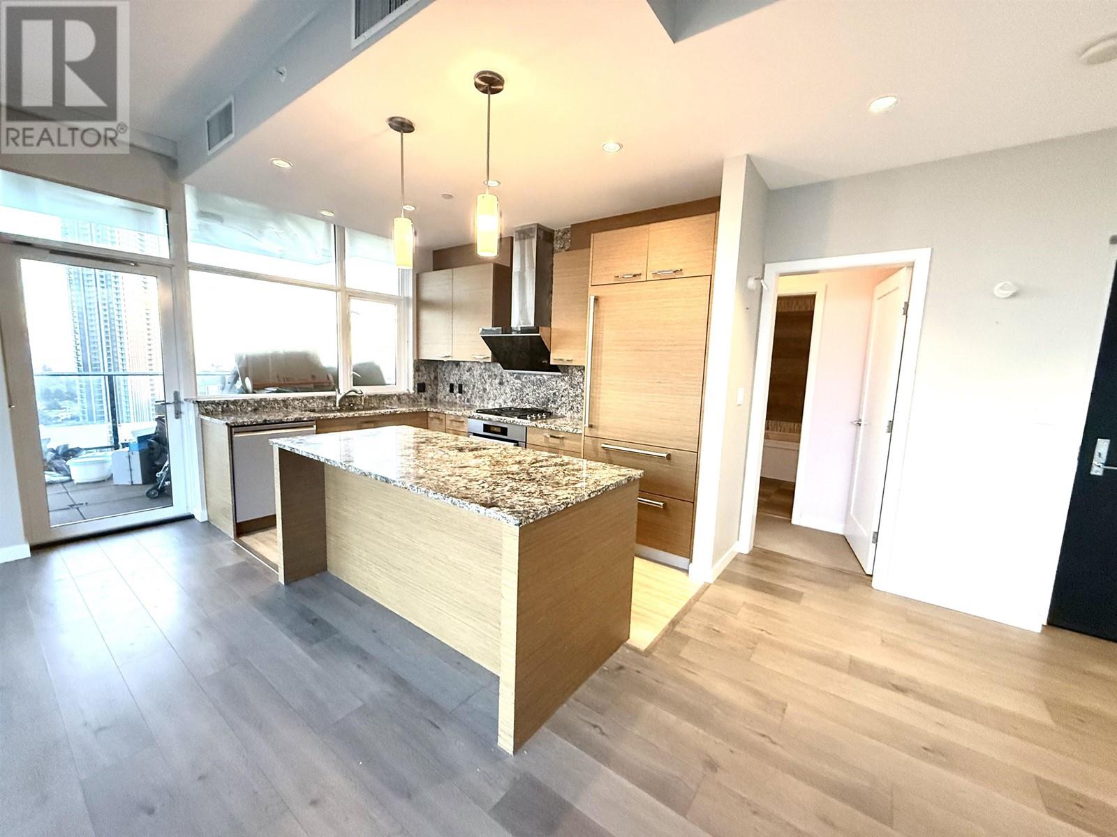 Listing Picture 6 of 28 : 1903 6168 WILSON AVENUE, Burnaby / 本拿比 - 魯藝地產 Yvonne Lu Group - MLS Medallion Club Member