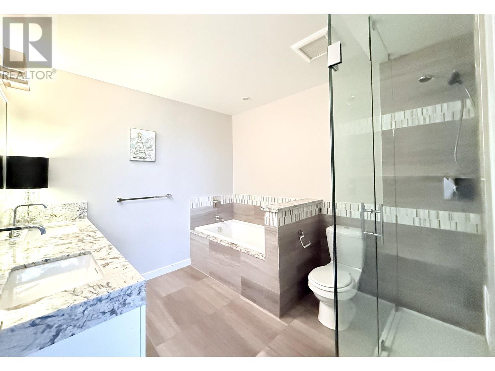 Listing Picture 13 of 28 : 1903 6168 WILSON AVENUE, Burnaby / 本拿比 - 魯藝地產 Yvonne Lu Group - MLS Medallion Club Member