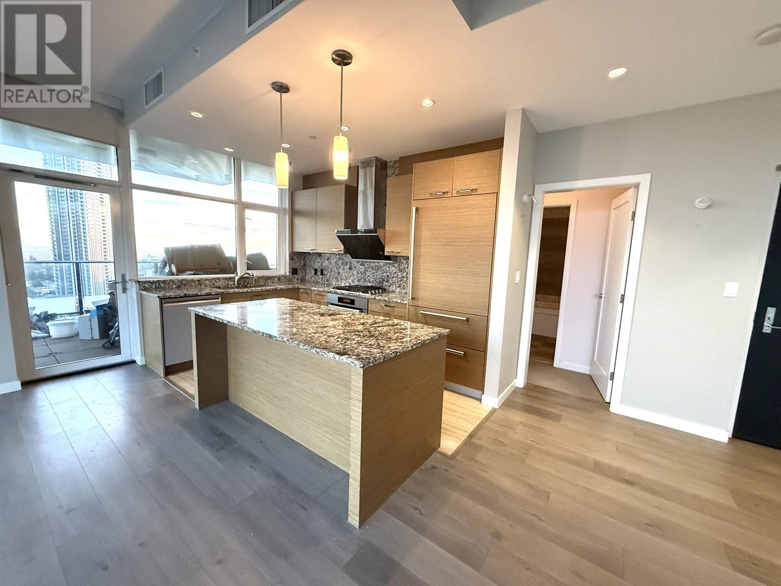 Listing Picture 7 of 28 : 1903 6168 WILSON AVENUE, Burnaby / 本拿比 - 魯藝地產 Yvonne Lu Group - MLS Medallion Club Member