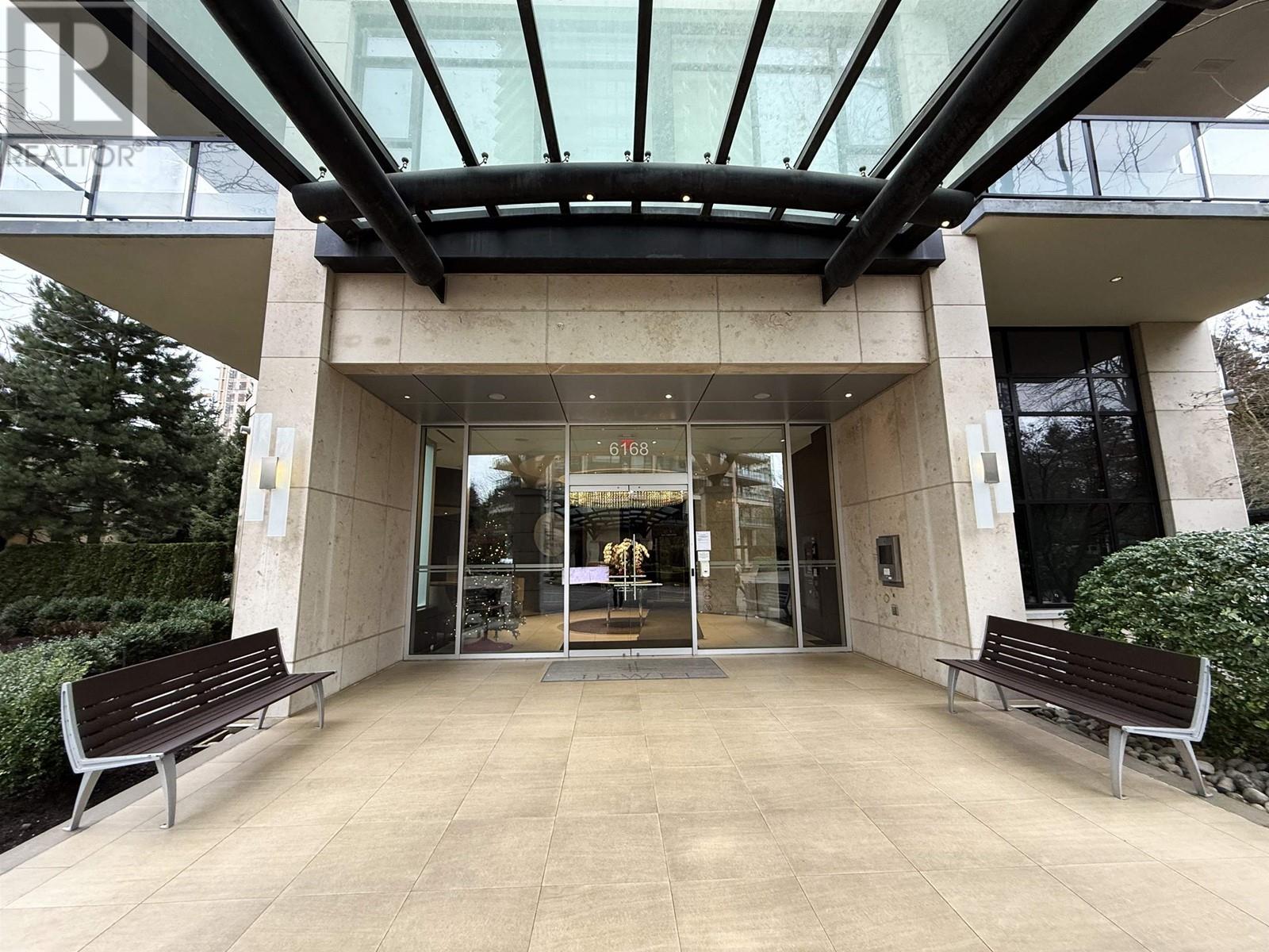 Listing Picture 3 of 28 : 1903 6168 WILSON AVENUE, Burnaby / 本拿比 - 魯藝地產 Yvonne Lu Group - MLS Medallion Club Member
