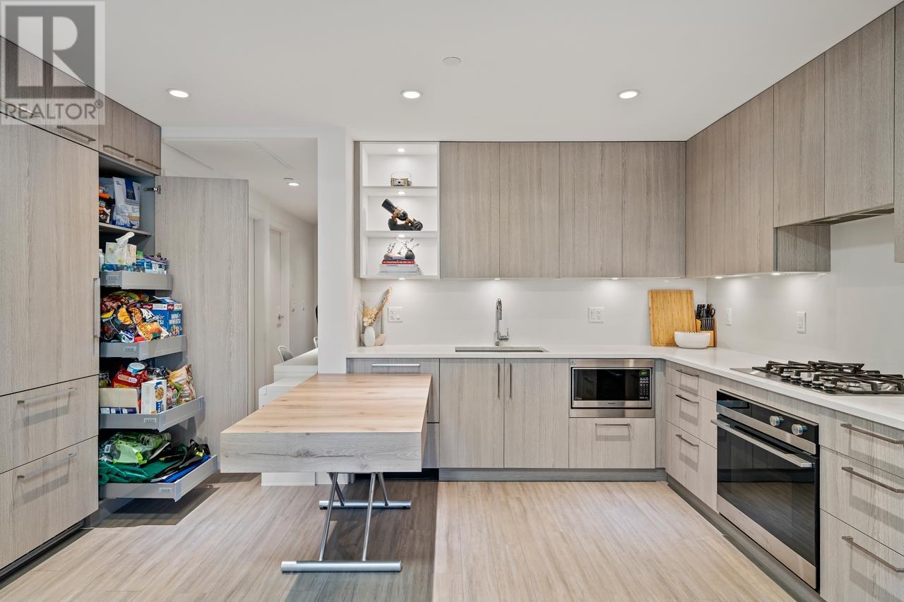 114 733 E 3rd Street, North Vancouver, British Columbia V7L 1G8 - Photo 9 - R2956212
