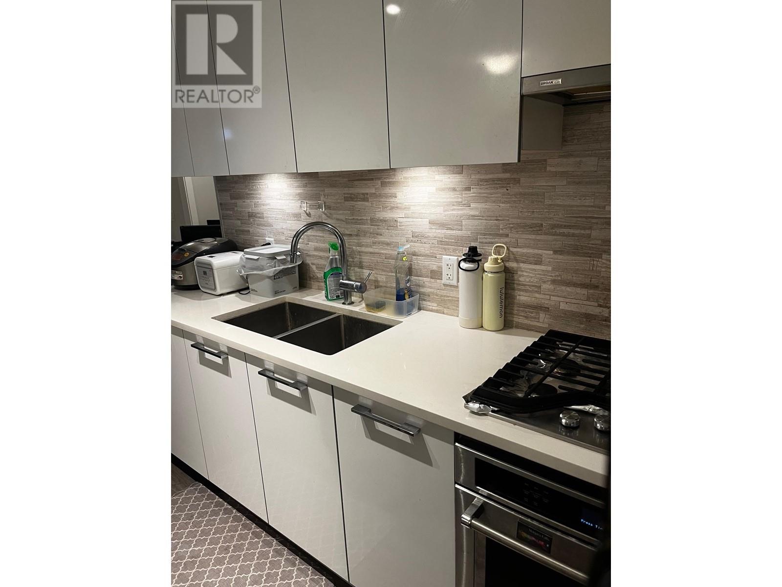 Listing Picture 7 of 12 : 123 9551 ALEXANDRA ROAD, Richmond / 烈治文 - 魯藝地產 Yvonne Lu Group - MLS Medallion Club Member