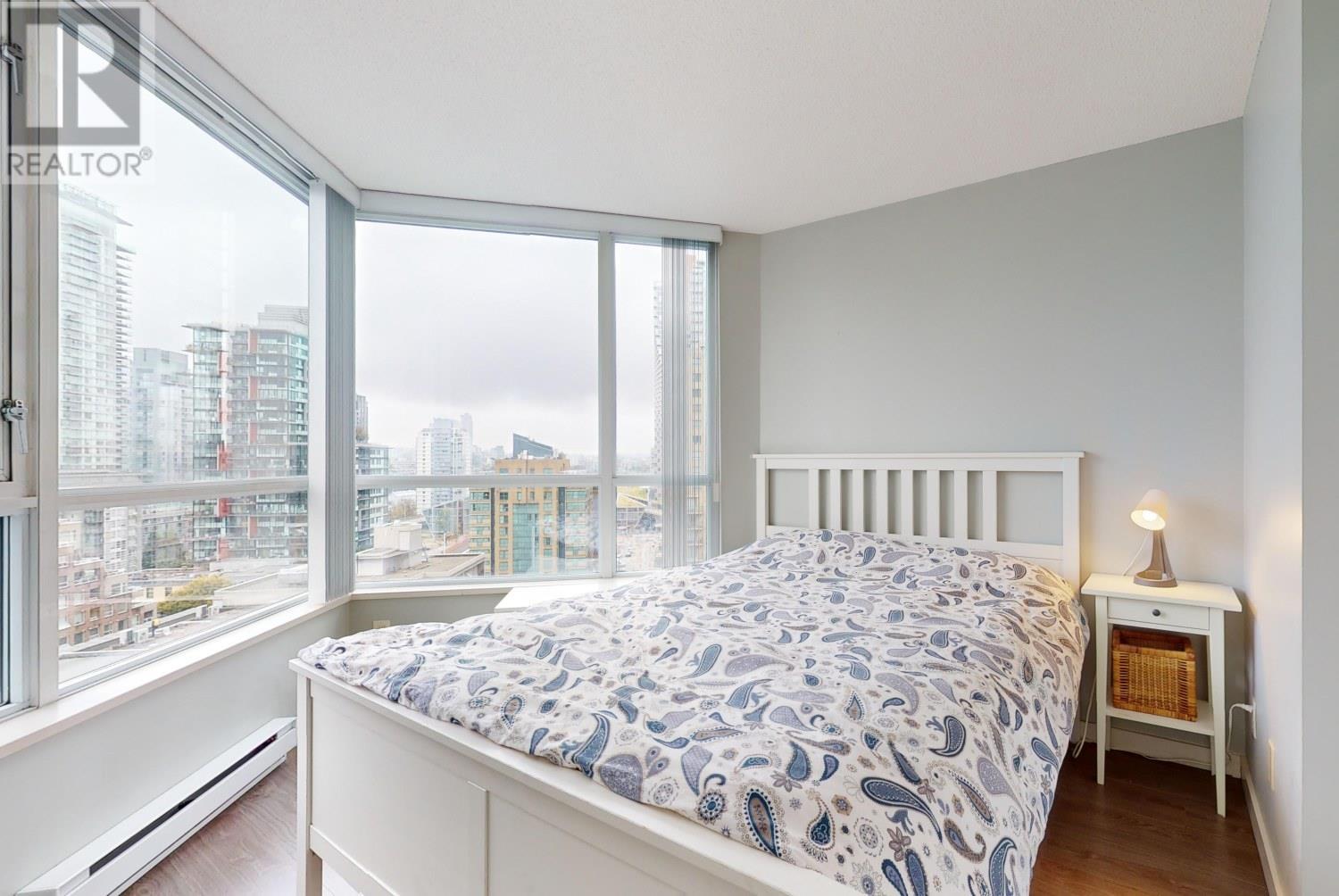 1209 1212 HOWE STREET