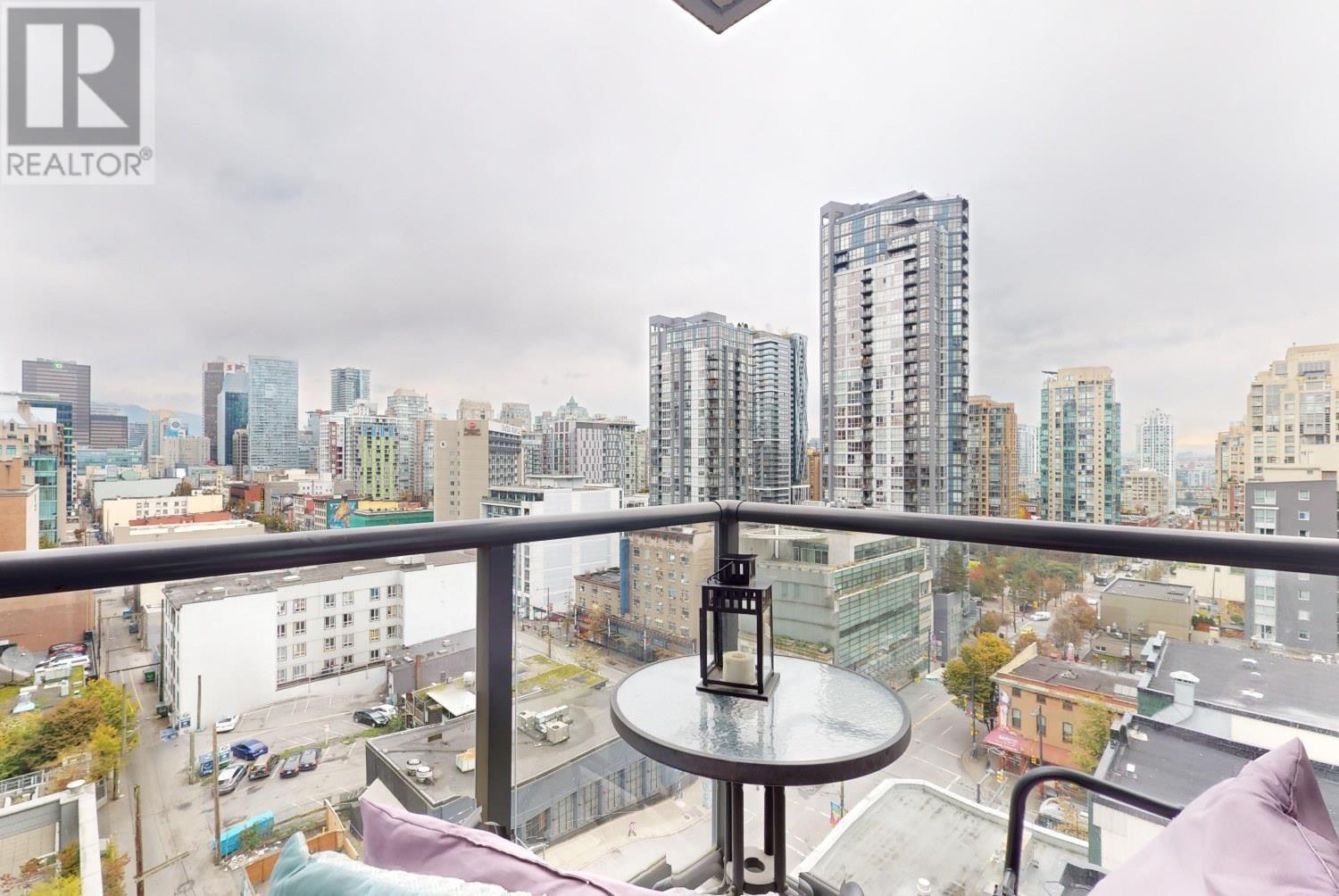 1209 1212 HOWE STREET