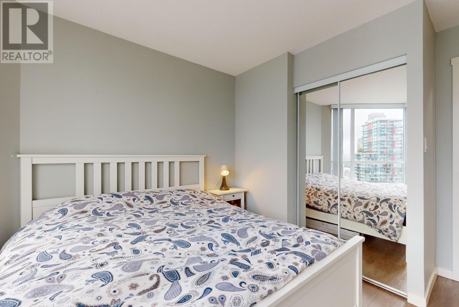 1209 1212 HOWE STREET