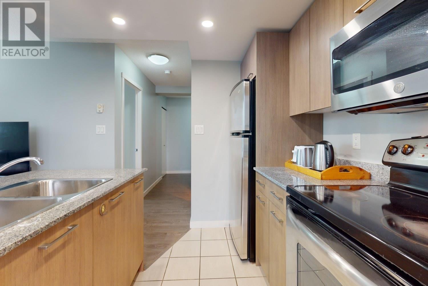 1209 1212 HOWE STREET