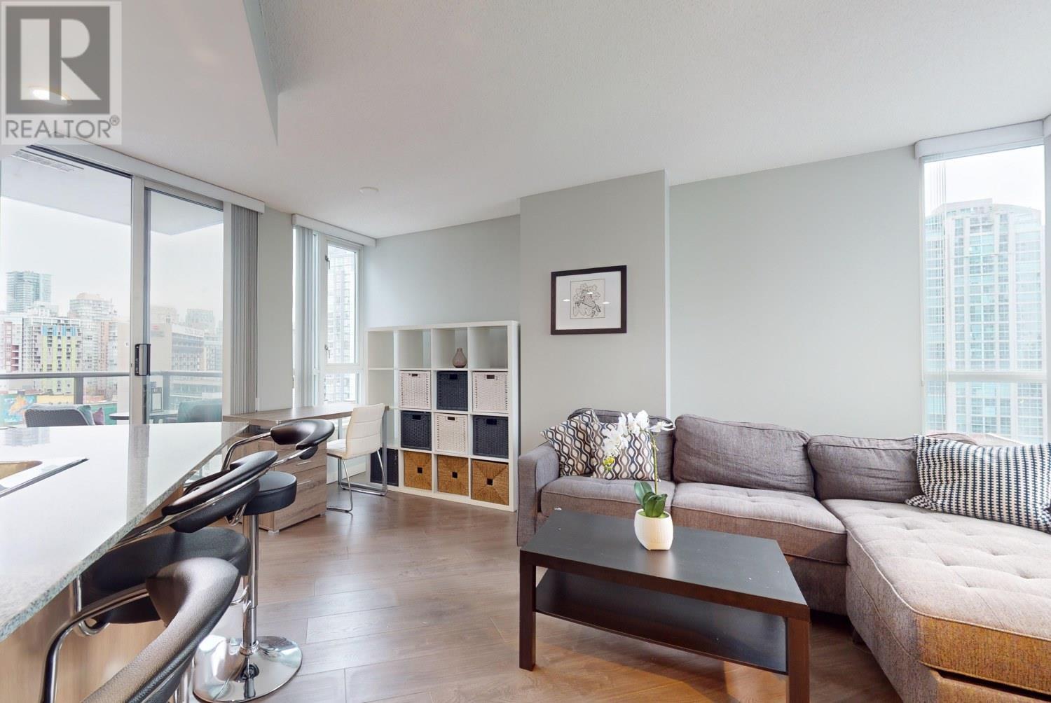 1209 1212 HOWE STREET