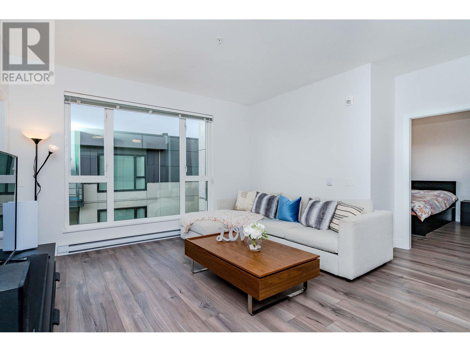 Listing Picture 7 of 40 : Ph50 5355 LANE STREET, Burnaby / 本拿比 - 魯藝地產 Yvonne Lu Group - MLS Medallion Club Member