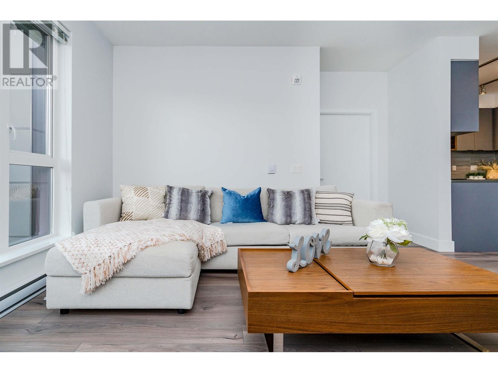 Listing Picture 8 of 40 : Ph50 5355 LANE STREET, Burnaby / 本拿比 - 魯藝地產 Yvonne Lu Group - MLS Medallion Club Member