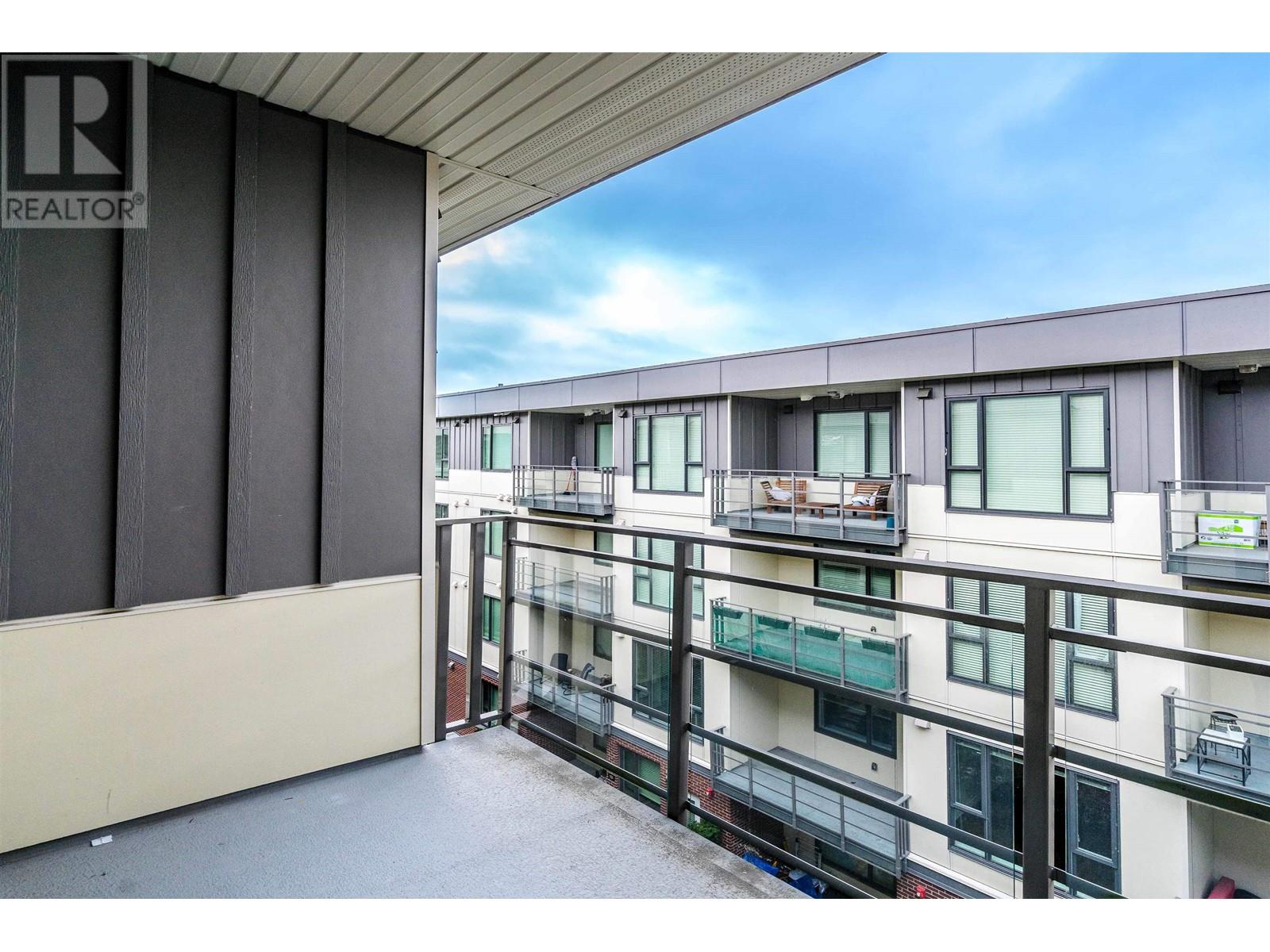 Listing Picture 33 of 40 : Ph50 5355 LANE STREET, Burnaby / 本拿比 - 魯藝地產 Yvonne Lu Group - MLS Medallion Club Member