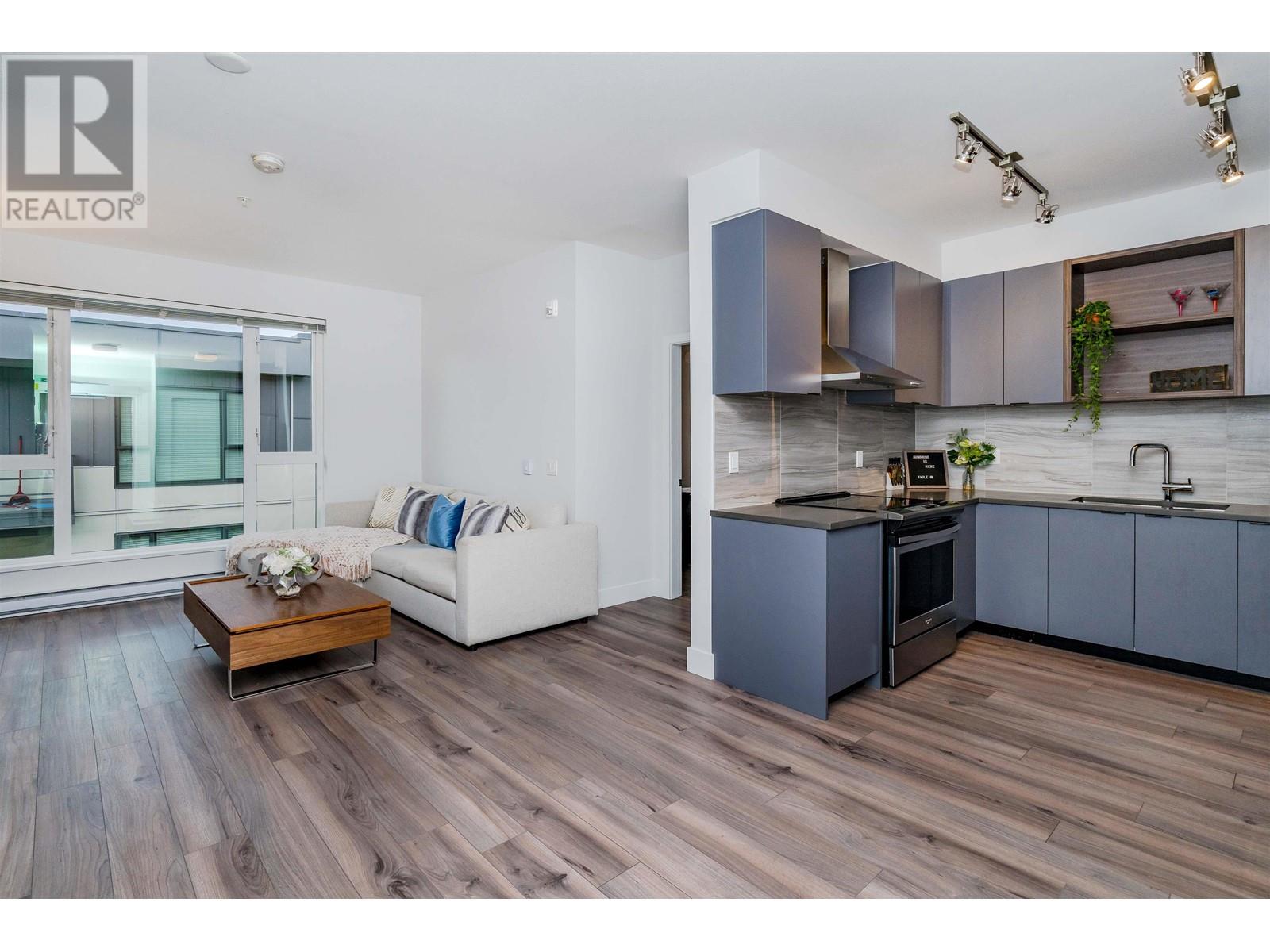 Listing Picture 4 of 40 : Ph50 5355 LANE STREET, Burnaby / 本拿比 - 魯藝地產 Yvonne Lu Group - MLS Medallion Club Member