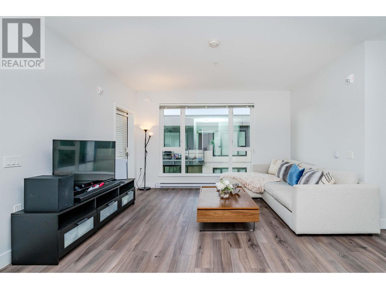 Listing Picture 5 of 40 : Ph50 5355 LANE STREET, Burnaby / 本拿比 - 魯藝地產 Yvonne Lu Group - MLS Medallion Club Member