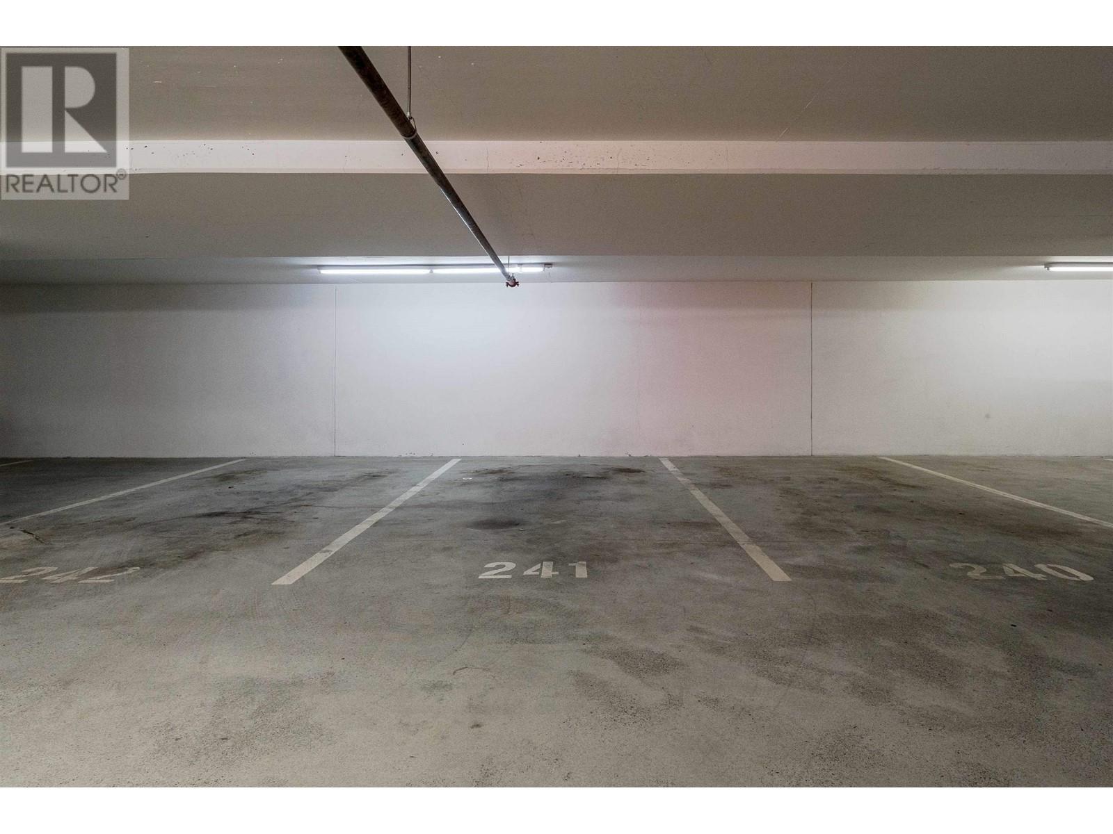 Listing Picture 34 of 40 : Ph50 5355 LANE STREET, Burnaby / 本拿比 - 魯藝地產 Yvonne Lu Group - MLS Medallion Club Member