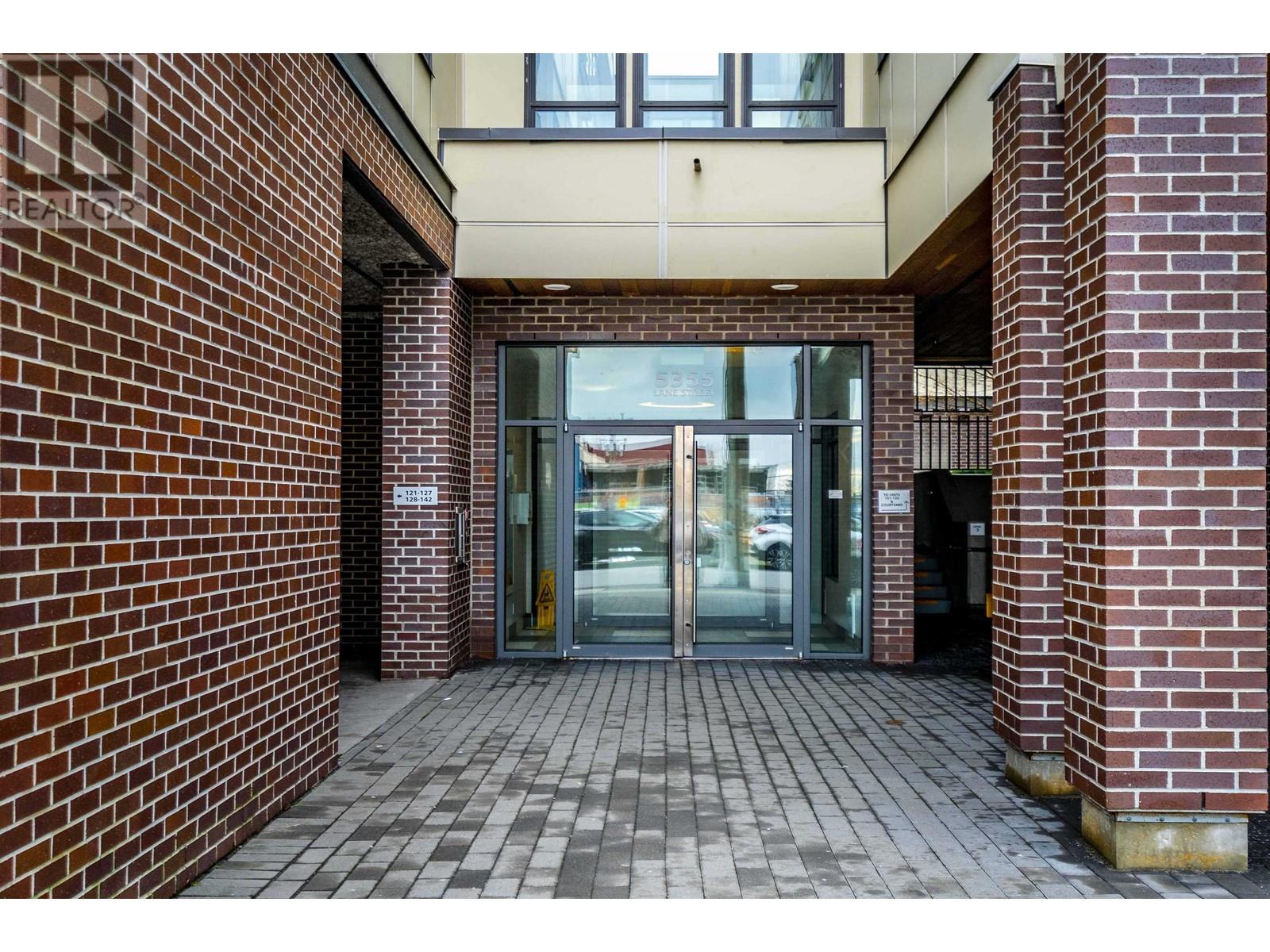 Listing Picture 3 of 40 : Ph50 5355 LANE STREET, Burnaby / 本拿比 - 魯藝地產 Yvonne Lu Group - MLS Medallion Club Member