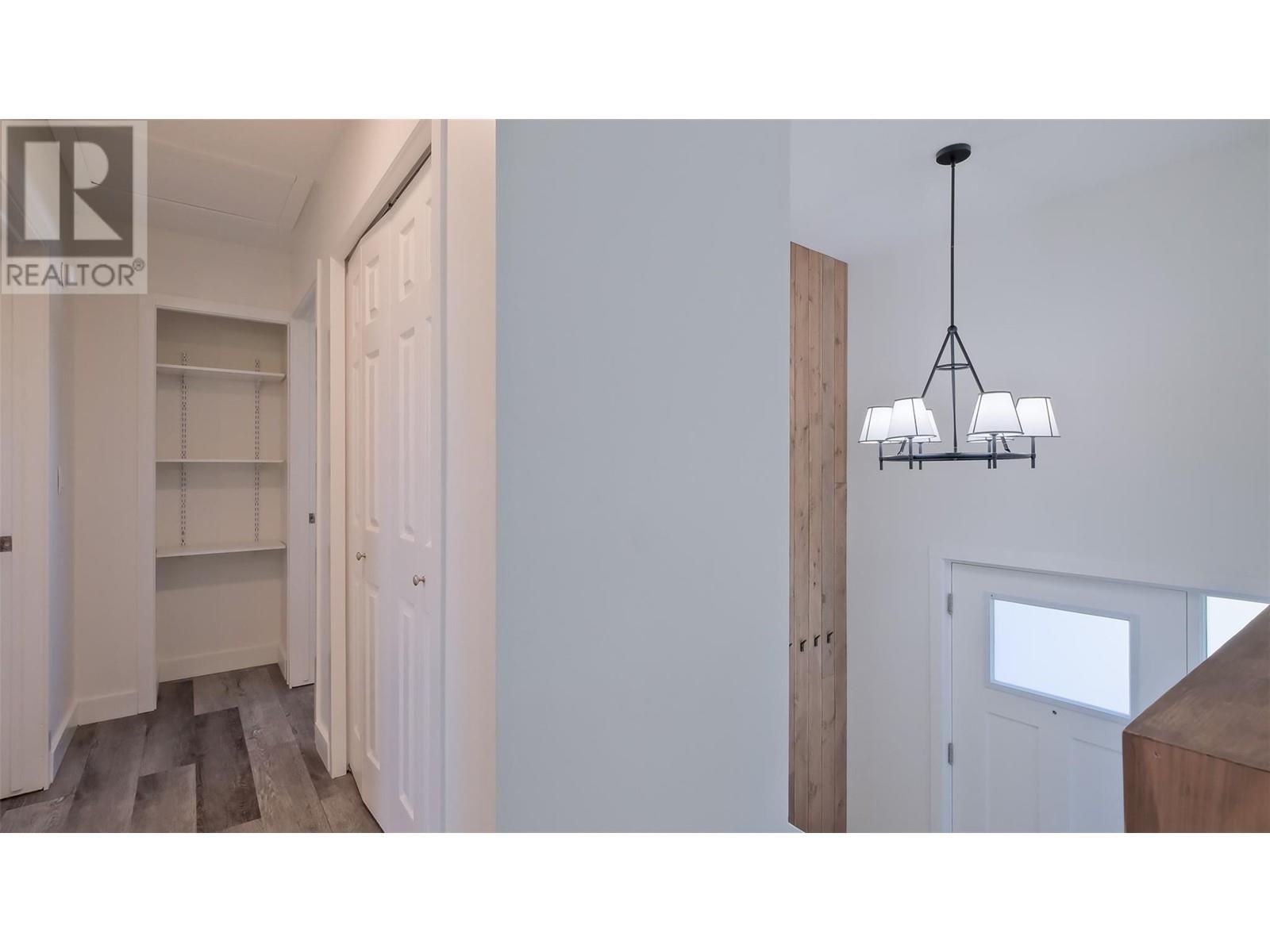Property at 4741 Parkdale Crescent image 3