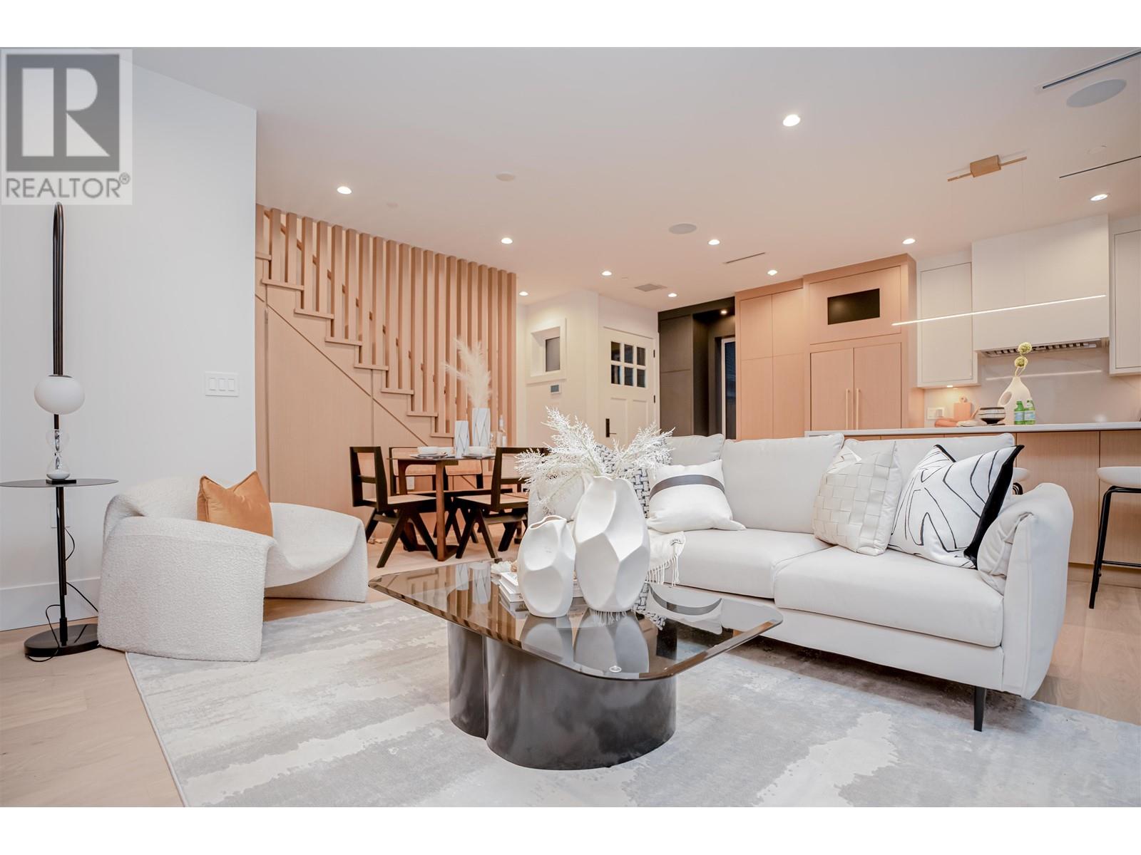 4856 Dumfries Street, Vancouver, British Columbia  V5N 3T9 - Photo 2 - R2956304