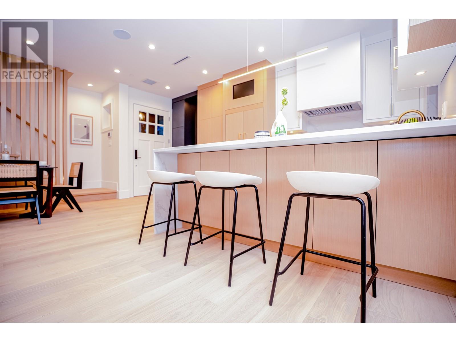4856 Dumfries Street, Vancouver, British Columbia  V5N 3T9 - Photo 3 - R2956304