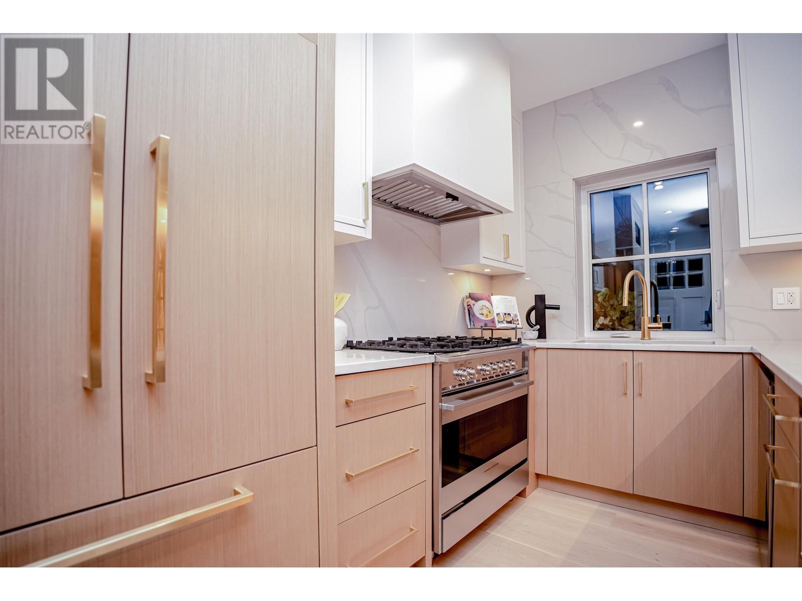 4856 Dumfries Street, Vancouver, British Columbia  V5N 3T9 - Photo 8 - R2956304