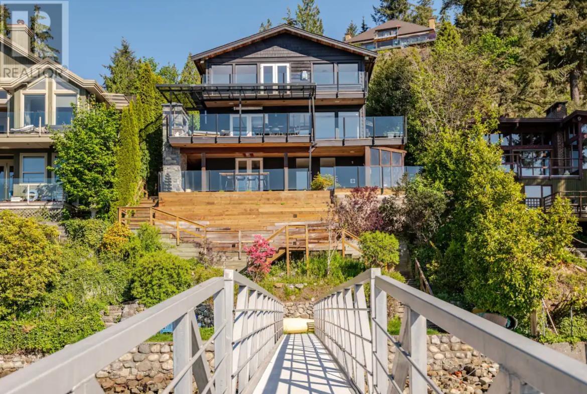 4725 Strathcona Road, North Vancouver, British Columbia  V7G 1G9 - Photo 1 - R2956337
