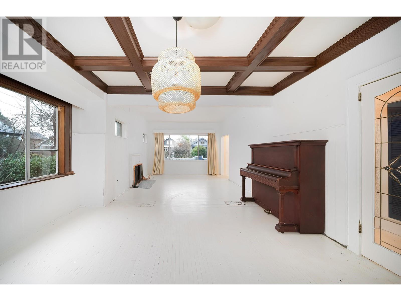 3045 5th Avenue, Vancouver, British Columbia  V6K 1T8 - Photo 6 - R2956357