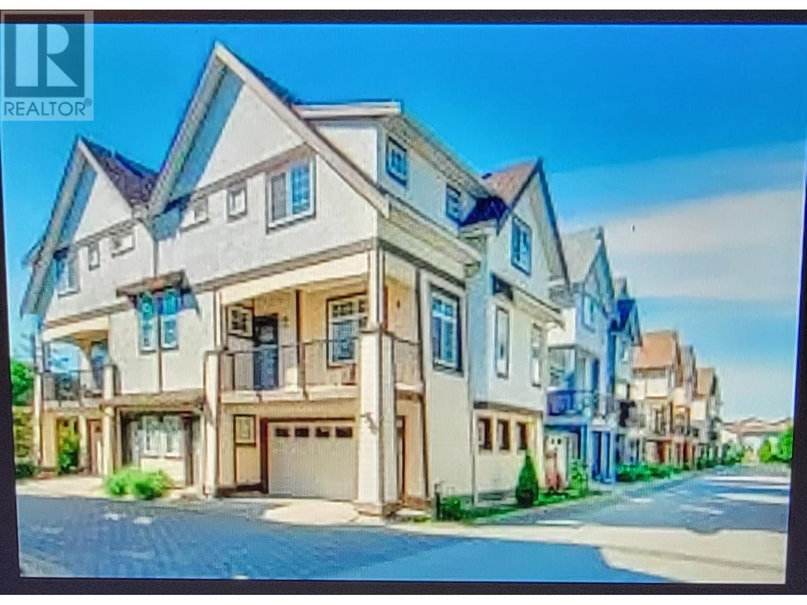 11 1211 Ewen Avenue, New Westminster, British Columbia V3M 5E5 - Photo 1 - R2941269