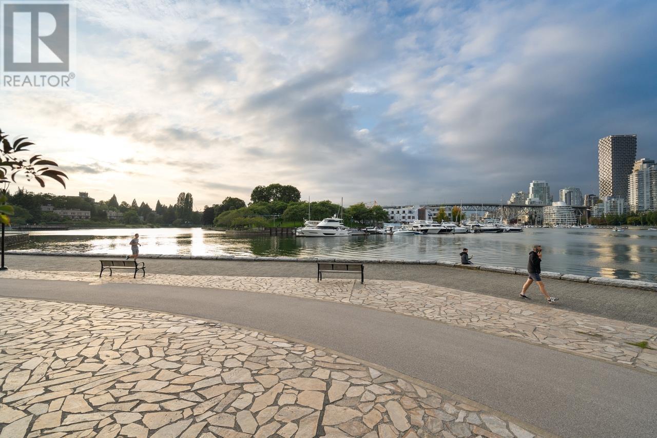 1042 Ironwork Passage, Vancouver, British Columbia  V6H 3P1 - Photo 3 - R2945427