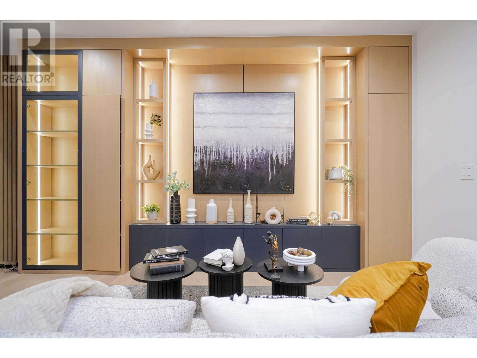 4858 Dumfries Street, Vancouver, British Columbia  V5N 3T9 - Photo 2 - R2956053