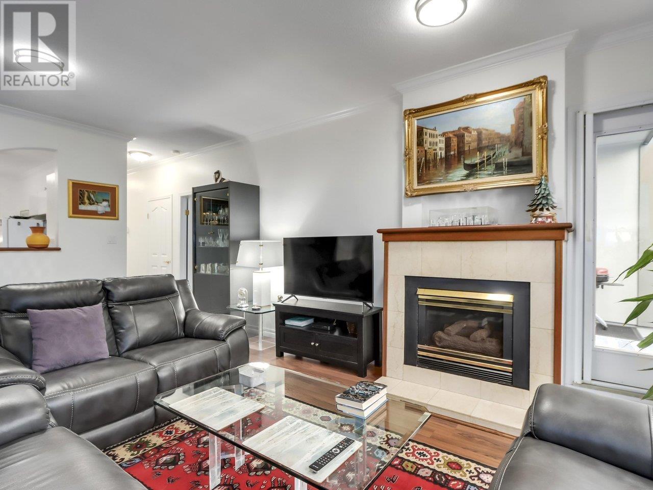 209 2 Renaissance Square, New Westminster, British Columbia  V3M 6K3 - Photo 10 - R2956185