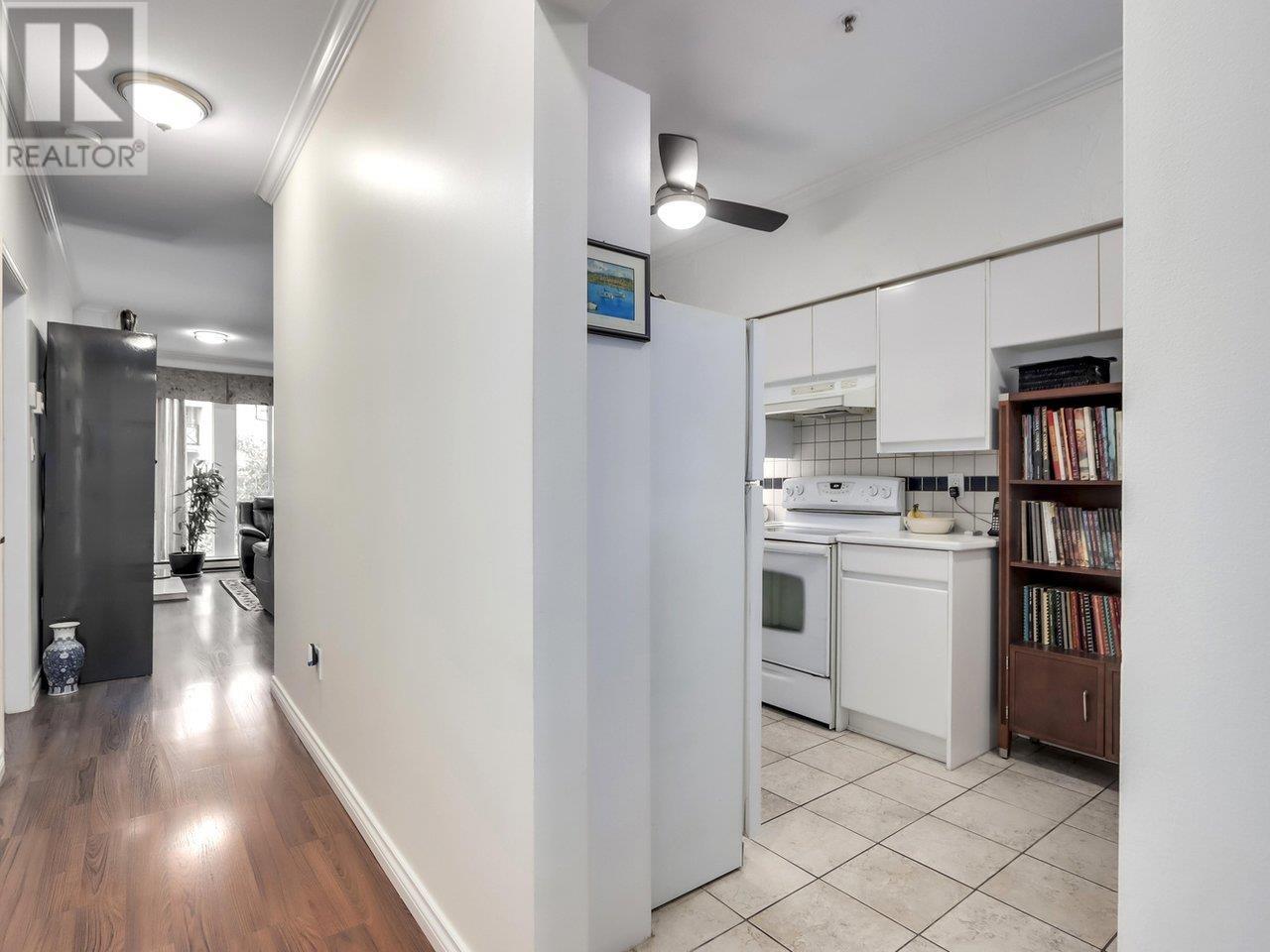 209 2 Renaissance Square, New Westminster, British Columbia  V3M 6K3 - Photo 25 - R2956185