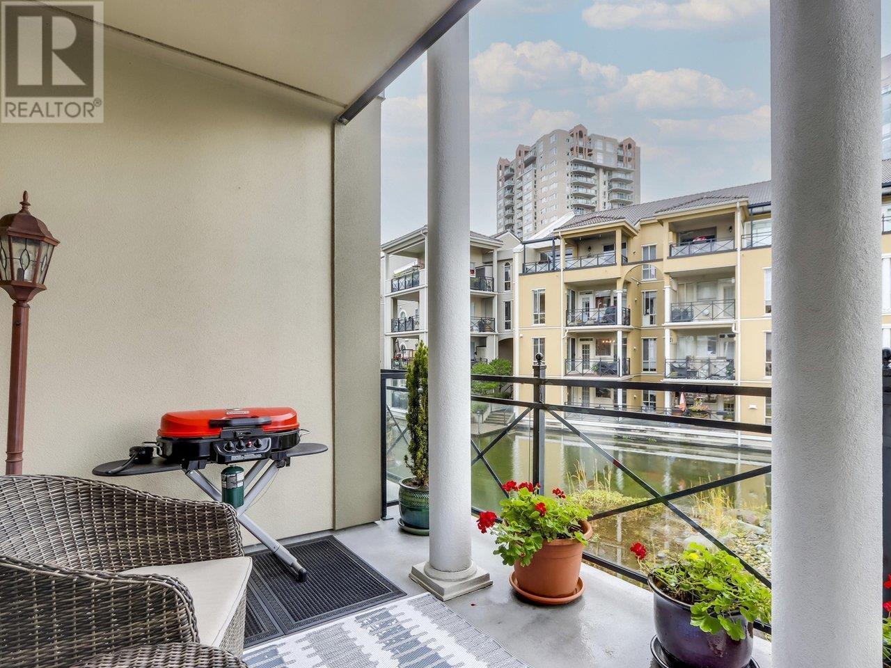 209 2 Renaissance Square, New Westminster, British Columbia  V3M 6K3 - Photo 3 - R2956185