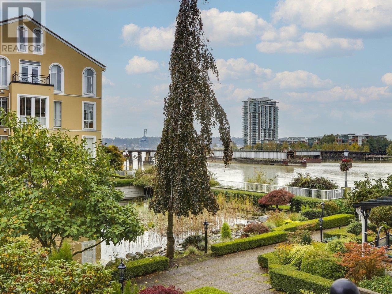 209 2 Renaissance Square, New Westminster, British Columbia  V3M 6K3 - Photo 5 - R2956185