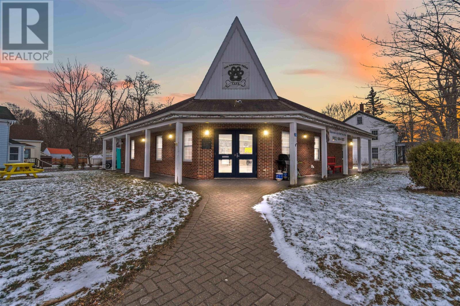 20 Main Street, hantsport, Nova Scotia