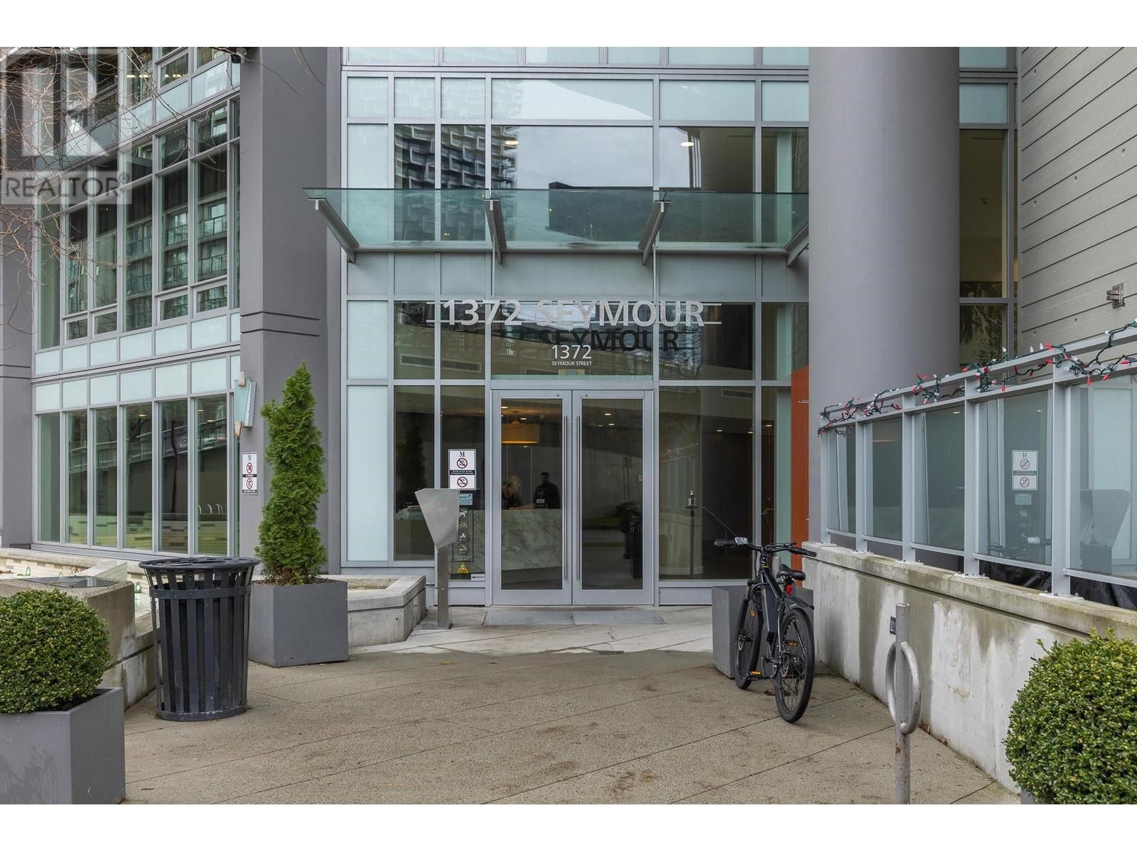 303 1372 Seymour Street, Vancouver, British Columbia  V6B 0L1 - Photo 2 - R2955893