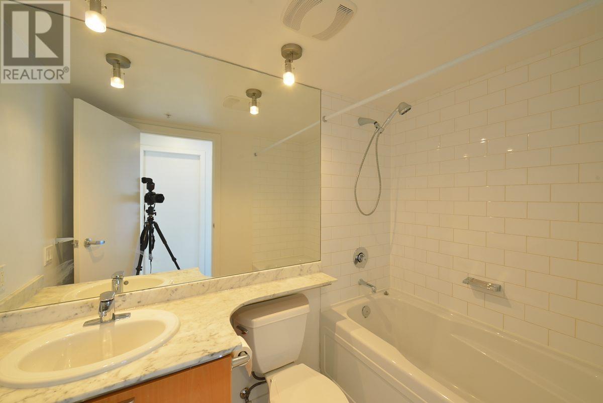 2606 1200 W Georgia Street, Vancouver, British Columbia  V6E 4R2 - Photo 8 - R2956380
