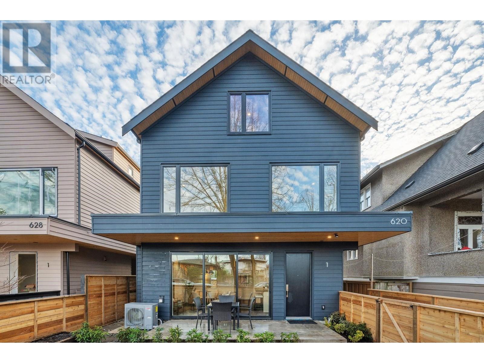 1 620 E 46TH AVENUE, Vancouver