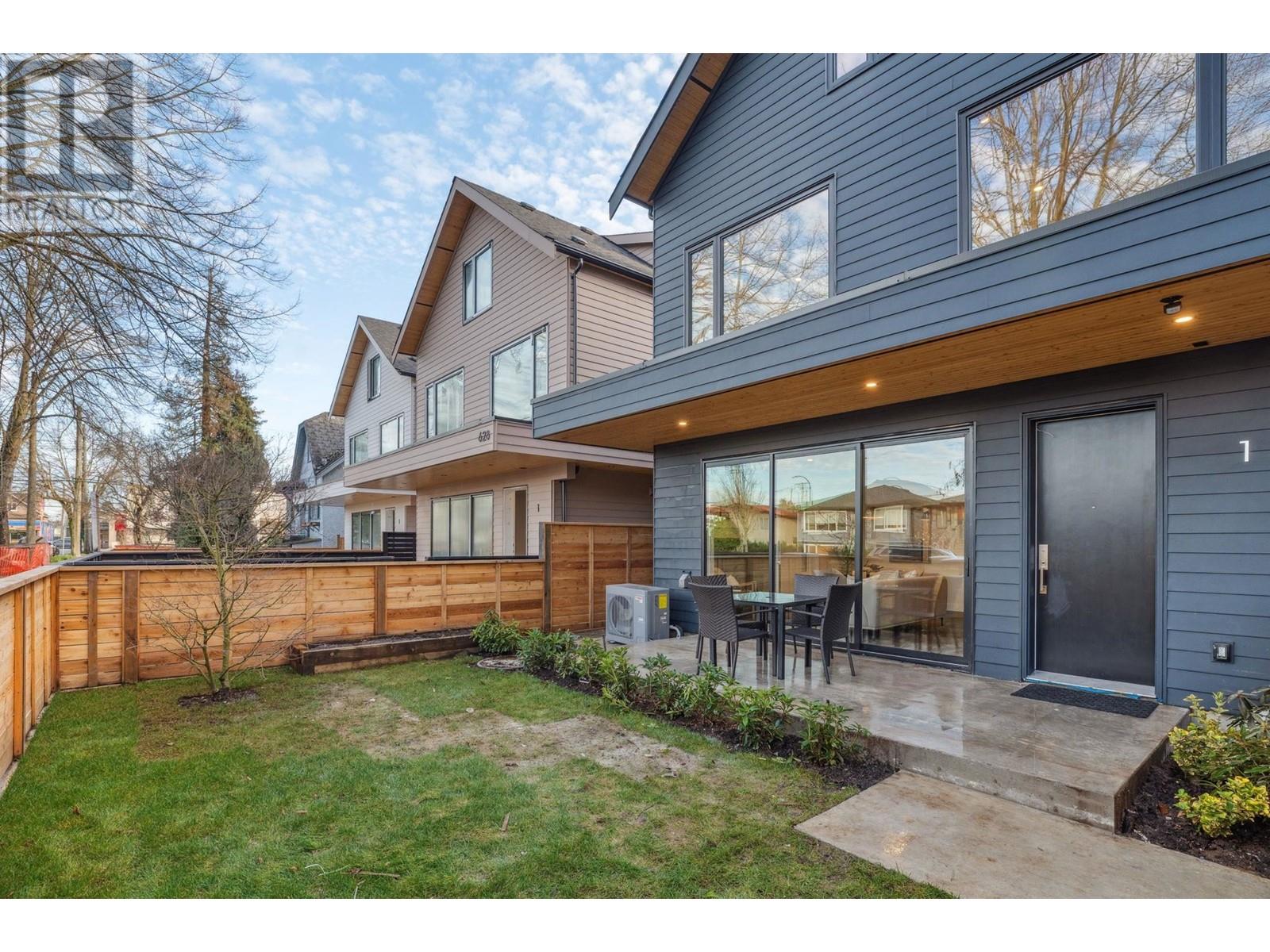 Listing Picture 2 of 40 : 1 620 E 46TH AVENUE, Vancouver / 溫哥華 - 魯藝地產 Yvonne Lu Group - MLS Medallion Club Member