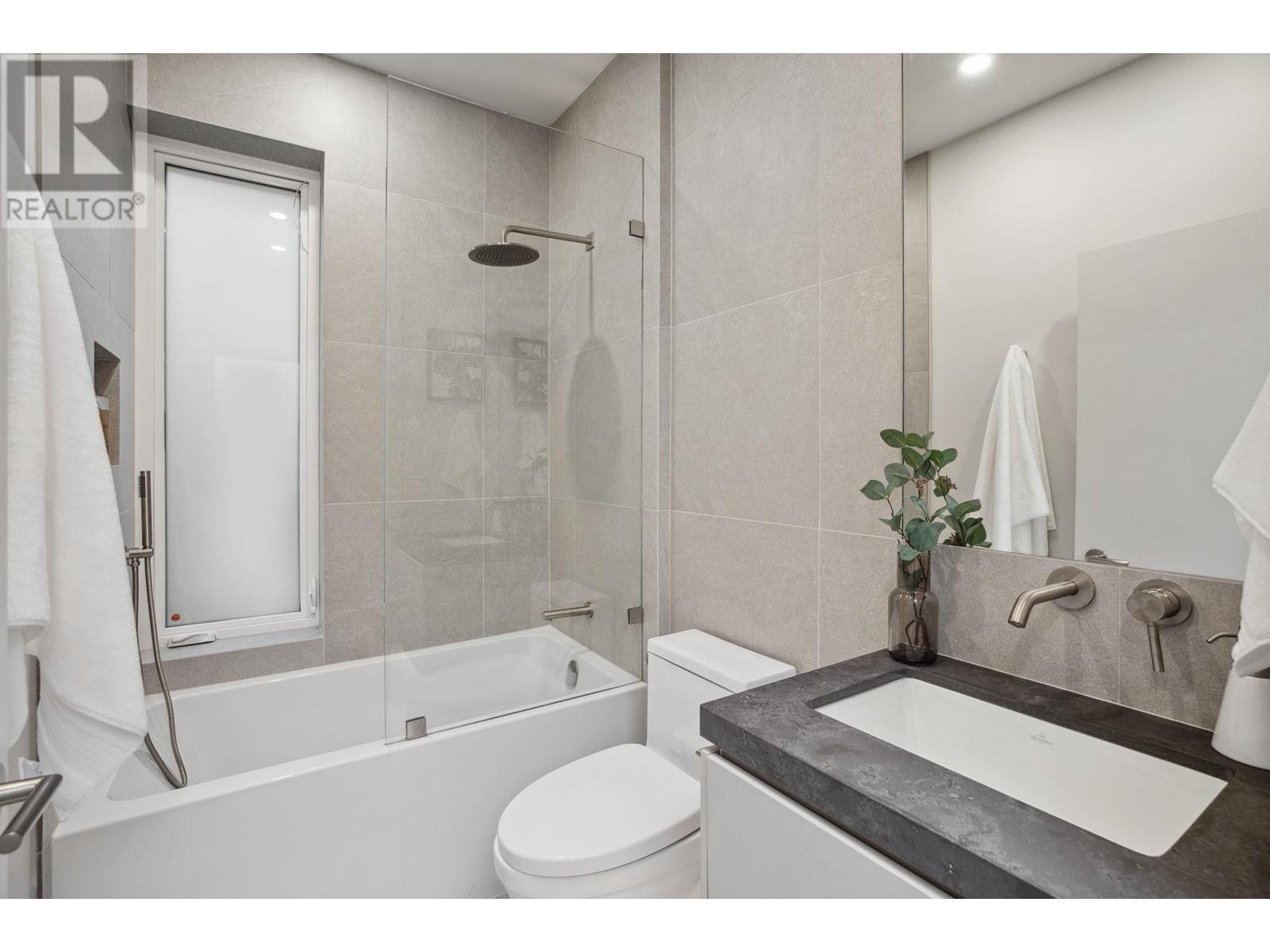 Listing Picture 29 of 40 : 1 620 E 46TH AVENUE, Vancouver / 溫哥華 - 魯藝地產 Yvonne Lu Group - MLS Medallion Club Member