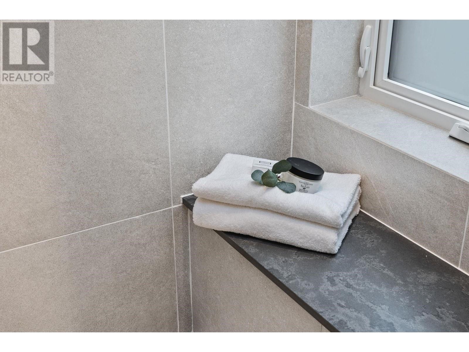 Listing Picture 34 of 40 : 1 620 E 46TH AVENUE, Vancouver / 溫哥華 - 魯藝地產 Yvonne Lu Group - MLS Medallion Club Member