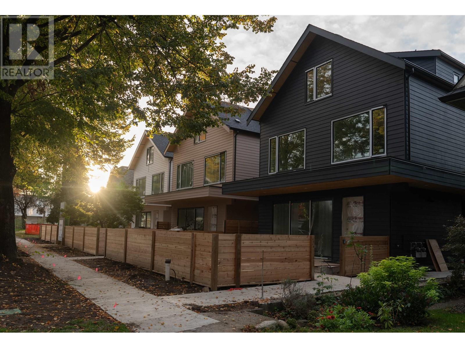 Listing Picture 38 of 40 : 1 620 E 46TH AVENUE, Vancouver / 溫哥華 - 魯藝地產 Yvonne Lu Group - MLS Medallion Club Member