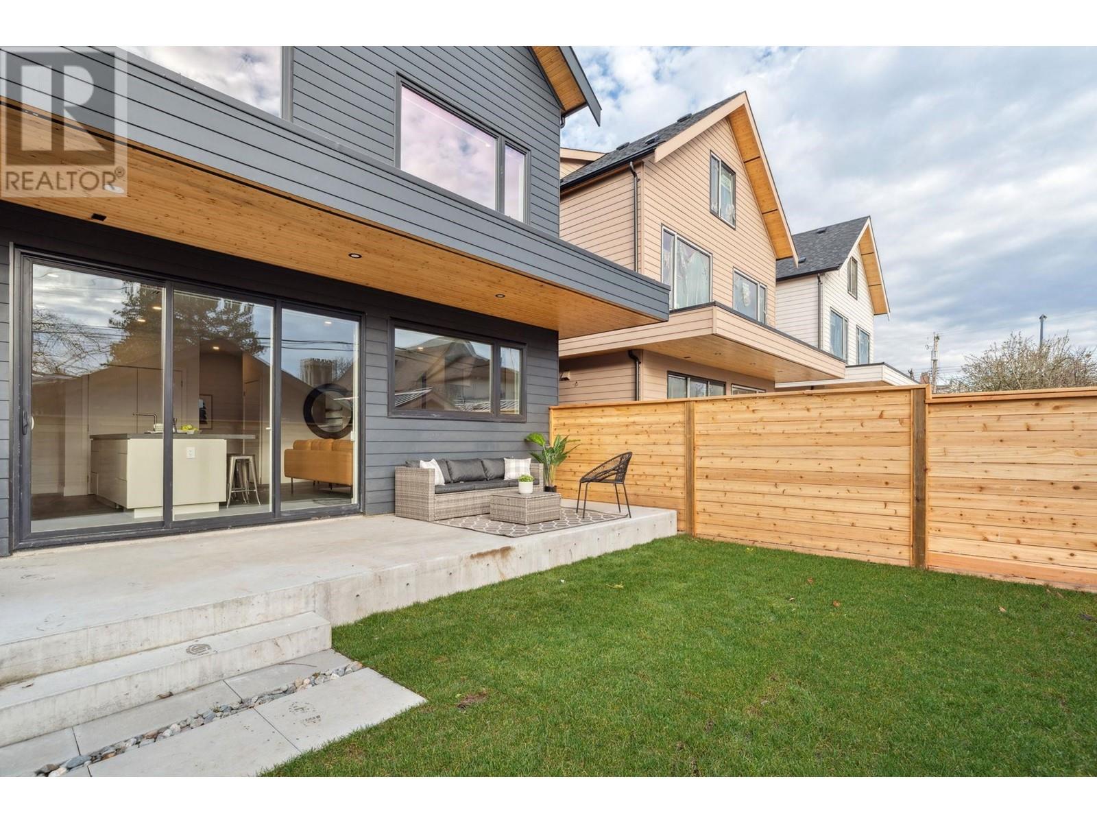 2 620 E 46TH AVENUE, Vancouver