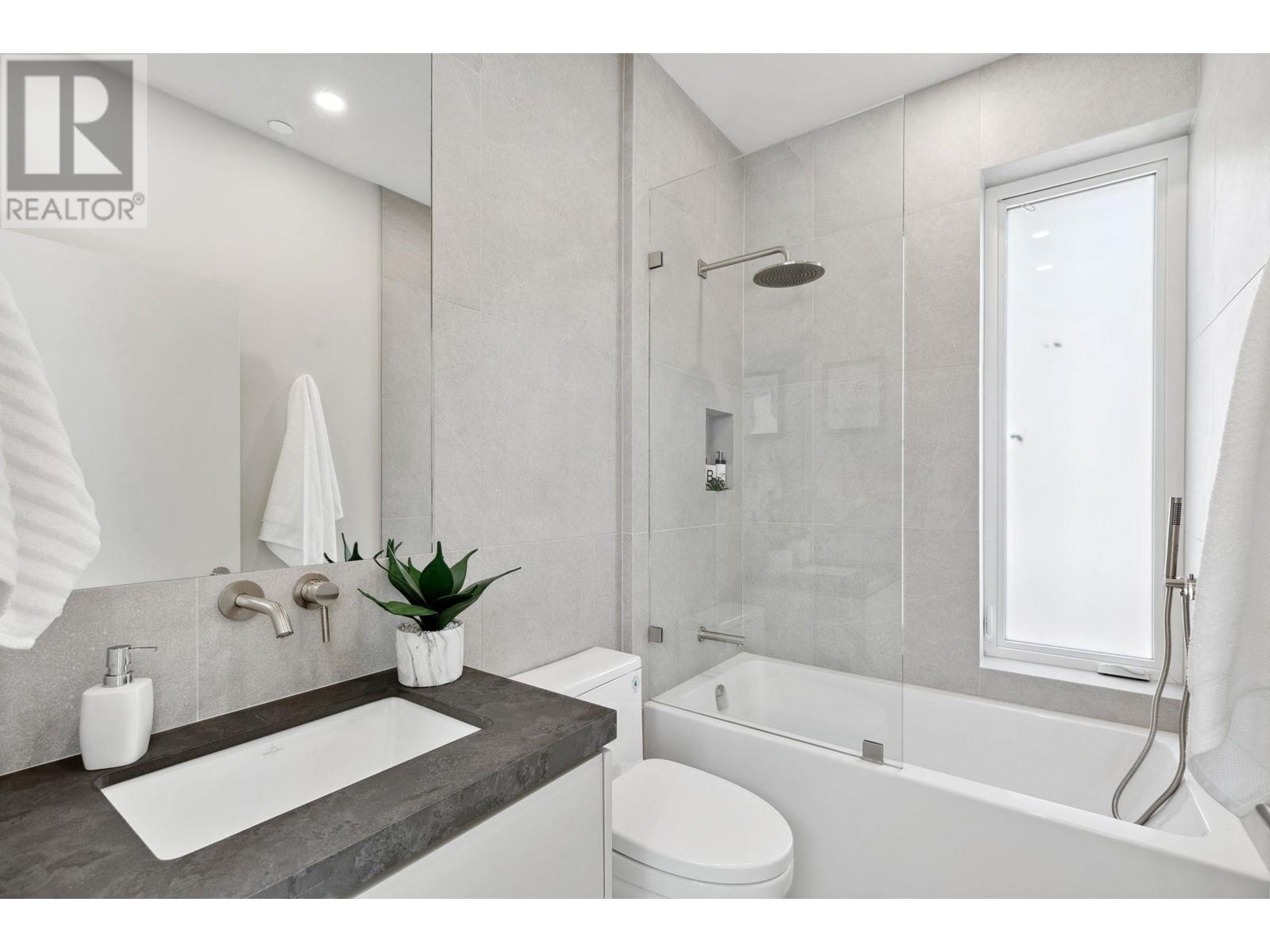 Listing Picture 31 of 40 : 2 620 E 46TH AVENUE, Vancouver / 溫哥華 - 魯藝地產 Yvonne Lu Group - MLS Medallion Club Member