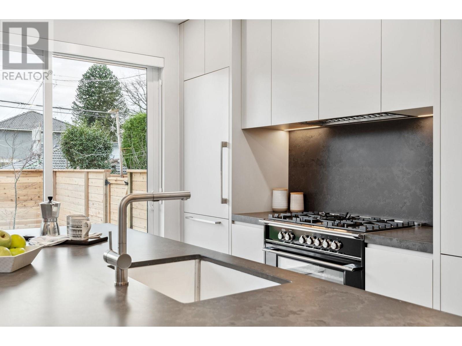 Listing Picture 9 of 40 : 2 620 E 46TH AVENUE, Vancouver / 溫哥華 - 魯藝地產 Yvonne Lu Group - MLS Medallion Club Member