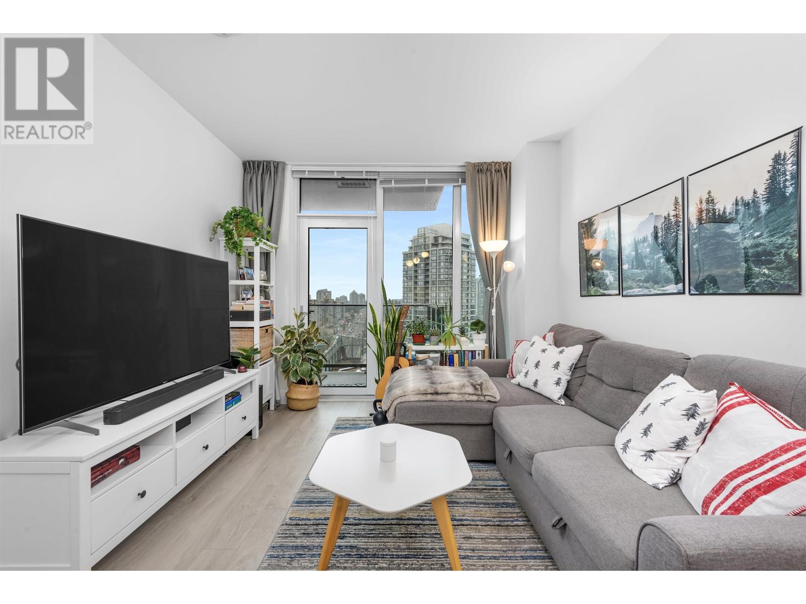 1711 7388 Kingsway Street, Burnaby, British Columbia  V3N 0G9 - Photo 2 - R2956422