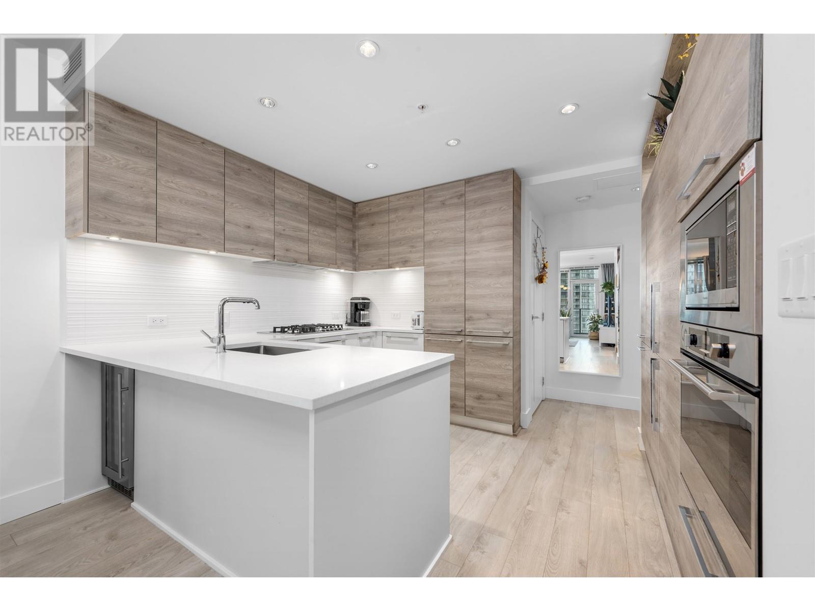 1711 7388 Kingsway Street, Burnaby, British Columbia  V3N 0G9 - Photo 5 - R2956422