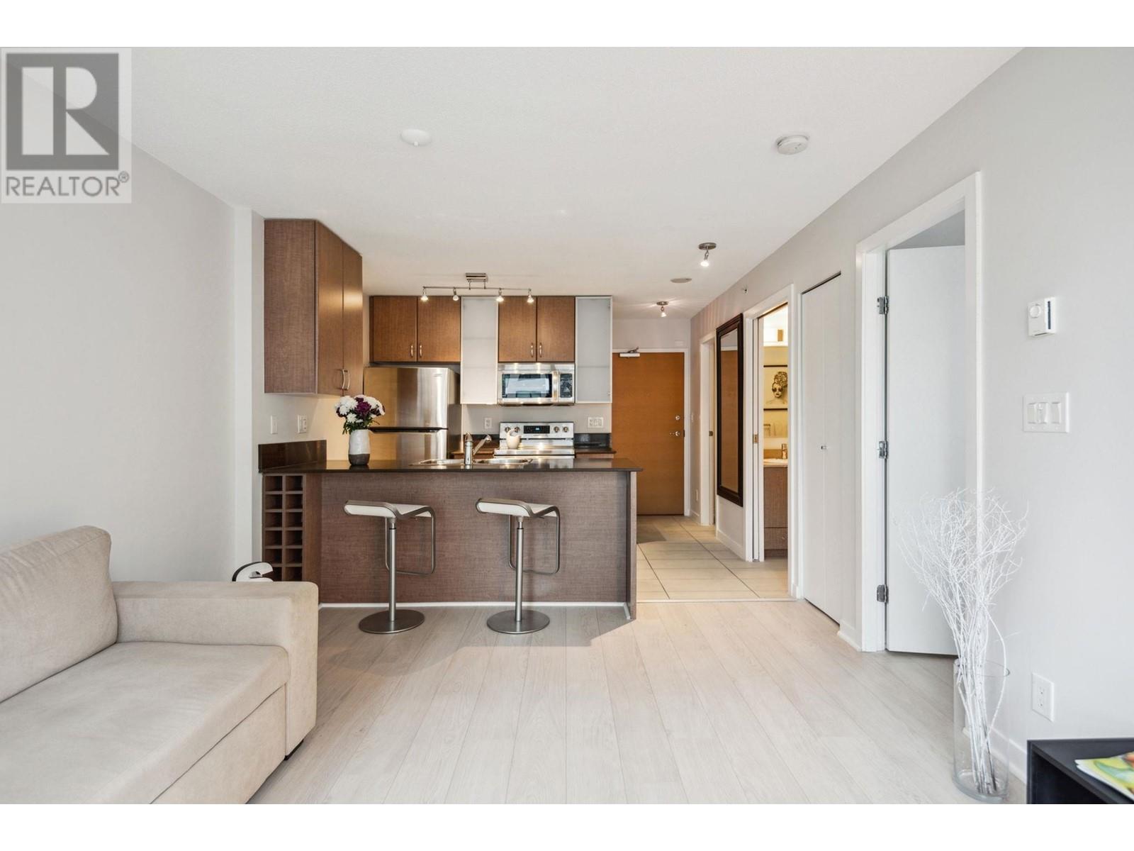 904 977 MAINLAND STREET, Vancouver