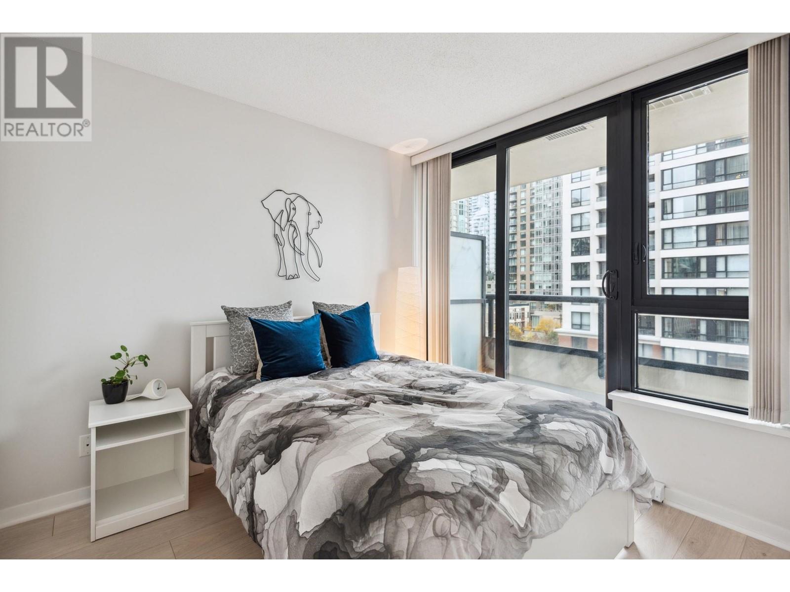 Listing Picture 10 of 27 : 904 977 MAINLAND STREET, Vancouver / 溫哥華 - 魯藝地產 Yvonne Lu Group - MLS Medallion Club Member