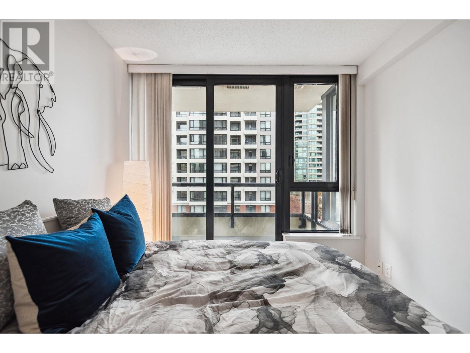 Listing Picture 11 of 27 : 904 977 MAINLAND STREET, Vancouver / 溫哥華 - 魯藝地產 Yvonne Lu Group - MLS Medallion Club Member