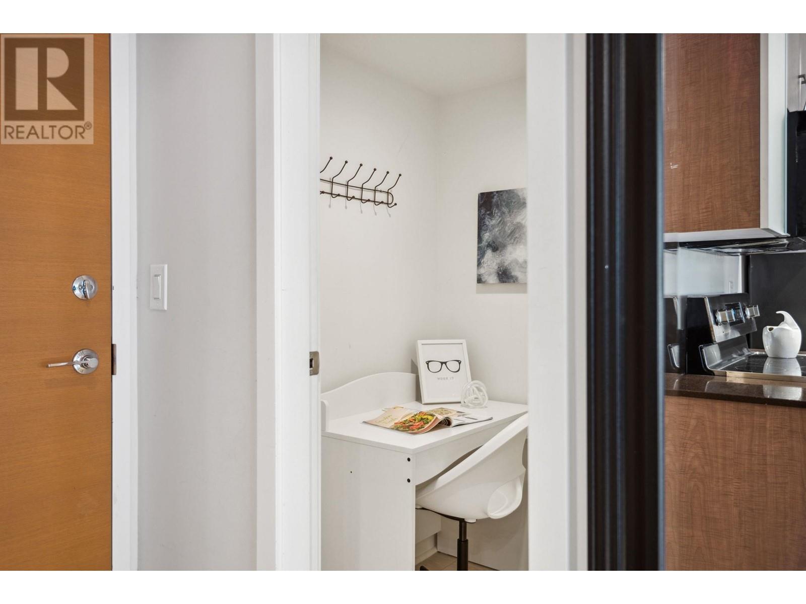 Listing Picture 13 of 27 : 904 977 MAINLAND STREET, Vancouver / 溫哥華 - 魯藝地產 Yvonne Lu Group - MLS Medallion Club Member