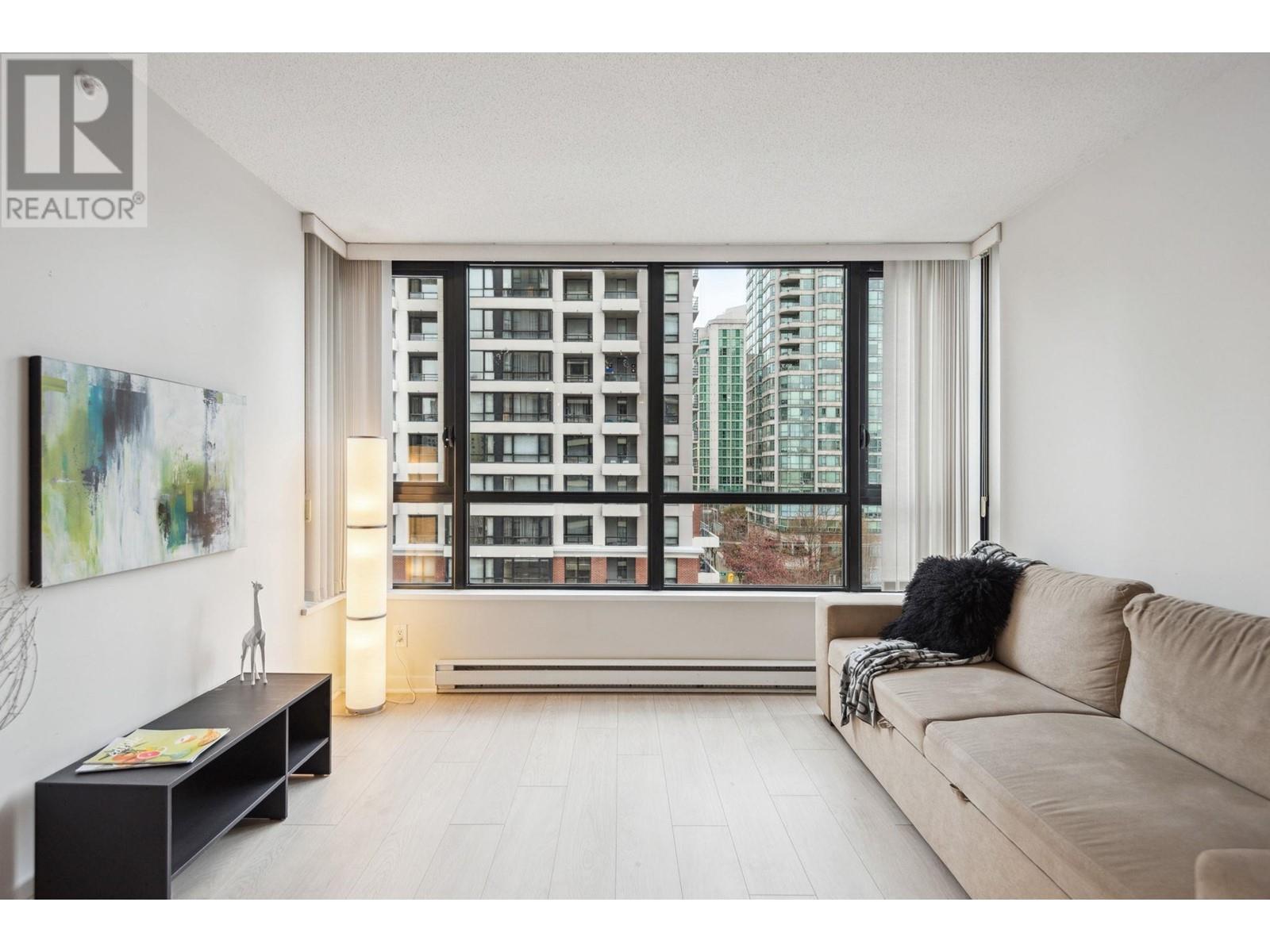 Listing Picture 2 of 27 : 904 977 MAINLAND STREET, Vancouver / 溫哥華 - 魯藝地產 Yvonne Lu Group - MLS Medallion Club Member